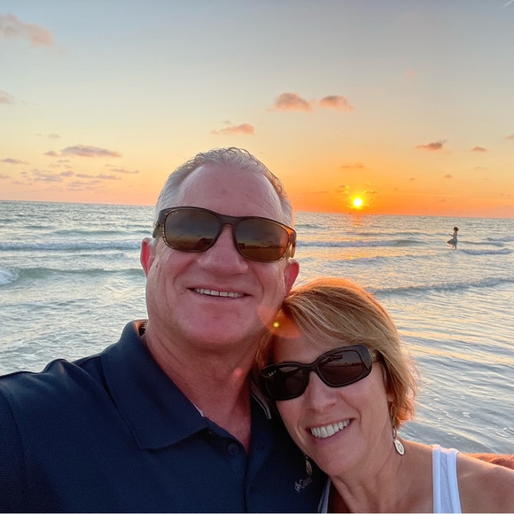 Meet your Posher, Cassell - Picture 1 of 2